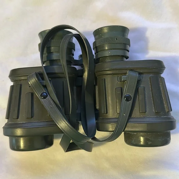 Bushnell Binoculars - Picture 3 of 3